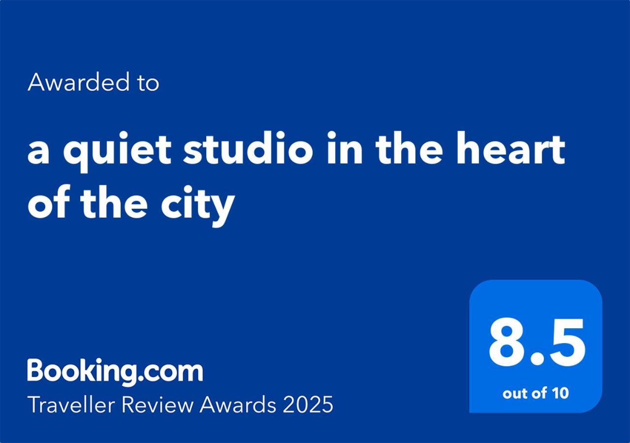 A Quiet Studio In The Heart Of The City Boedapest Buitenkant foto